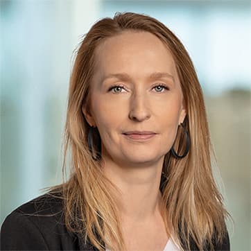 fr-executives/sandra-martinet